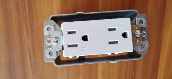 16 &quot;24&quot; Teleskopowy wspornik ścienny Puszka przyłączeniowa Prefabrykacja dostawca