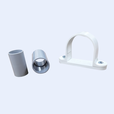 Białe siodełko ze śrubą M4 do rurki upvc 20MM 38MM 32MM dostawca